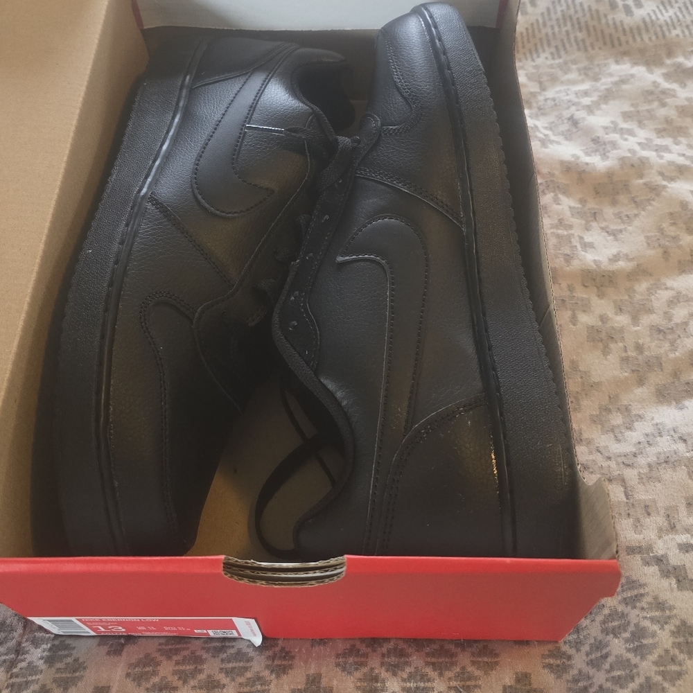 Brand New - Nike Men's Black Sneakers